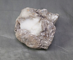 Кахолонг, вес 402 гр, размер 6,5х6,5х7 см   (25)