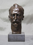 Бюст Дзержинский, бронза, высота 20 см. размер основания 9х9х4 см  (1)
