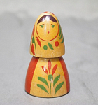 Игрушка статуэтка Девушка в наряде с цветами, дерево, высота 5,5 см (32)